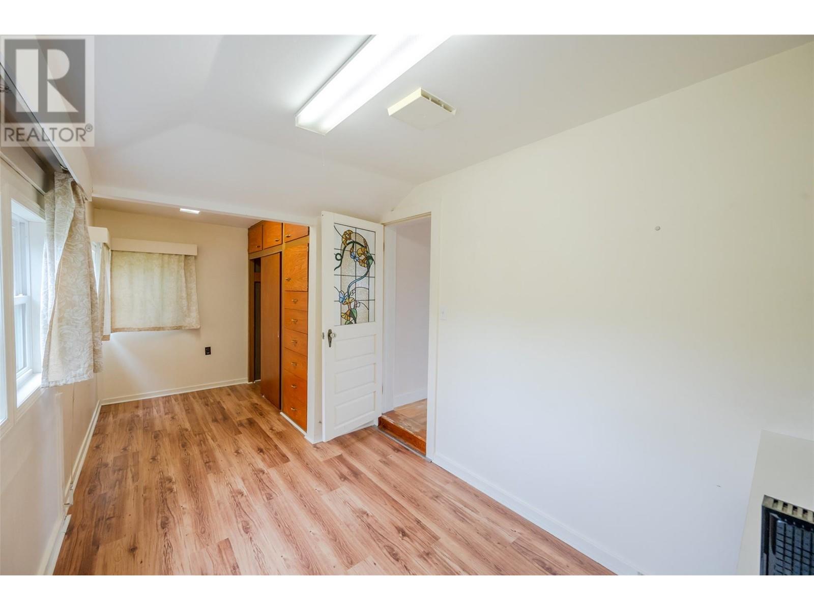15018 Vanderburgh Avenue Property Photo 21