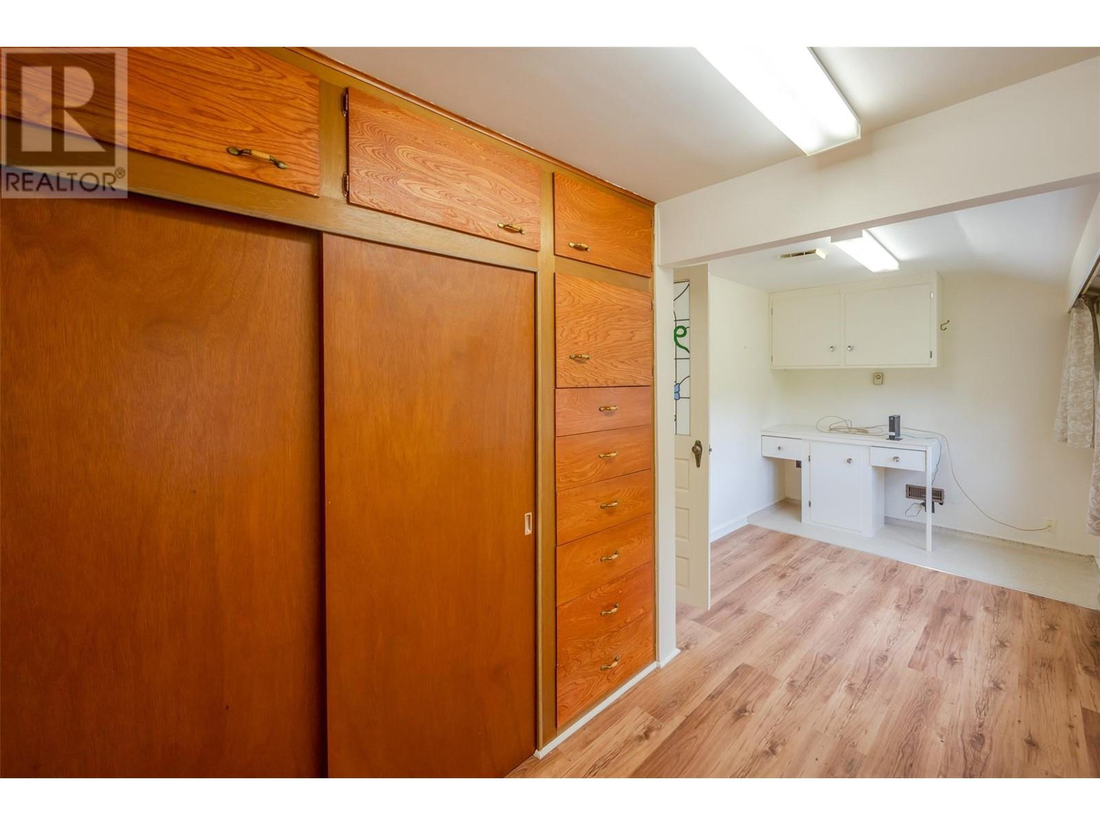 15018 Vanderburgh Avenue Property Photo 22