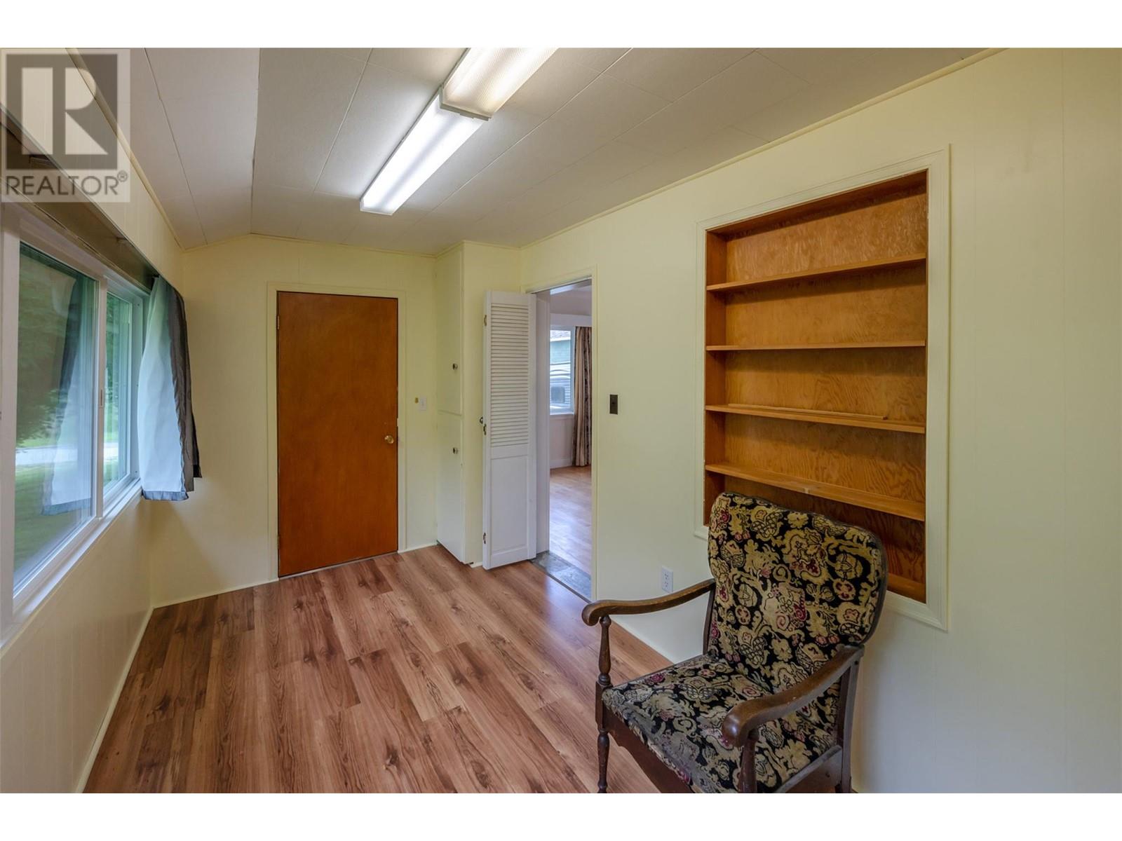 15018 Vanderburgh Avenue Property Photo 24