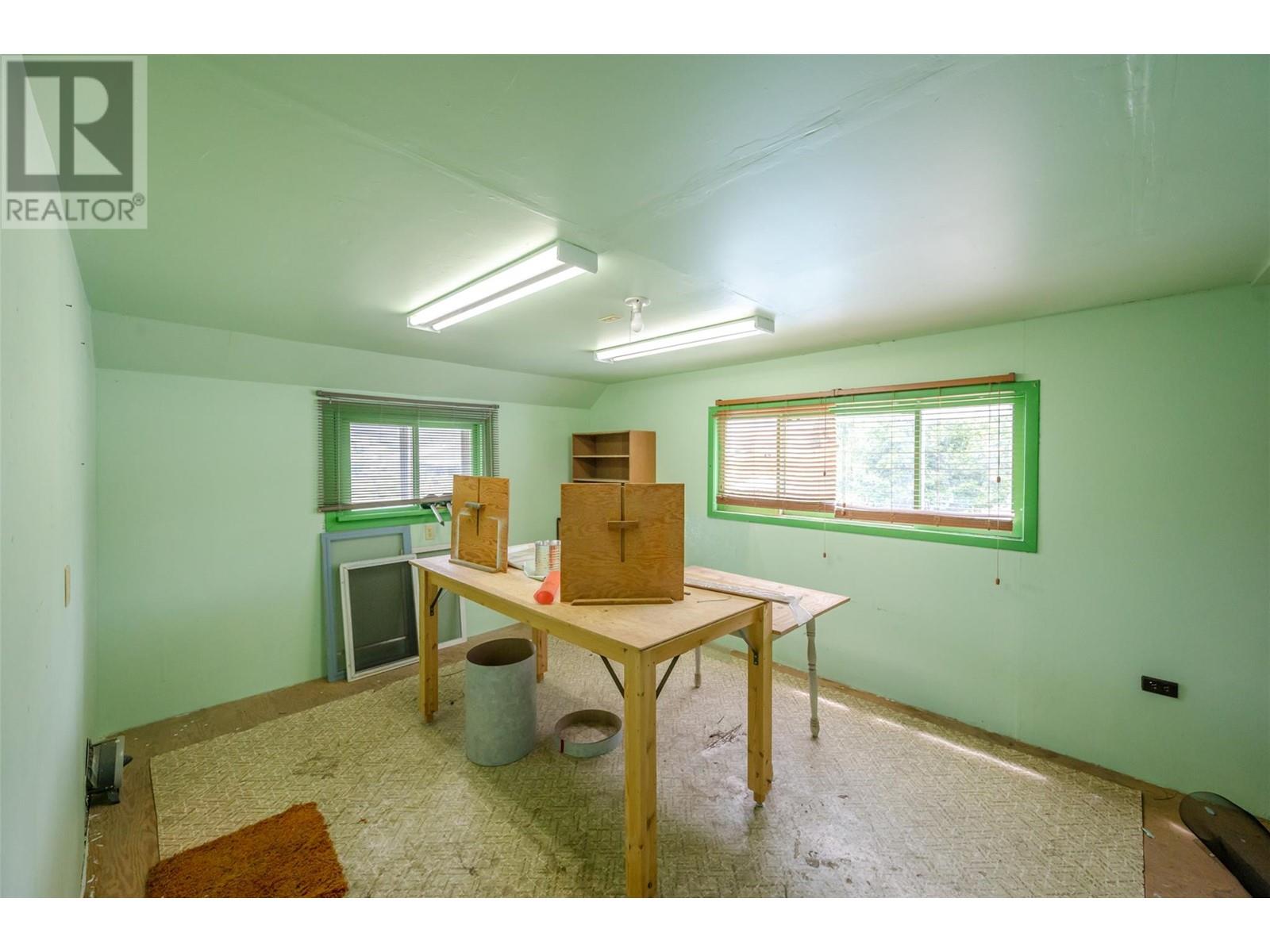 15018 Vanderburgh Avenue Property Photo 48