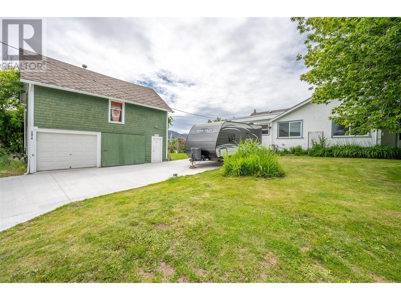 15018 Vanderburgh Avenue Property Photo 60