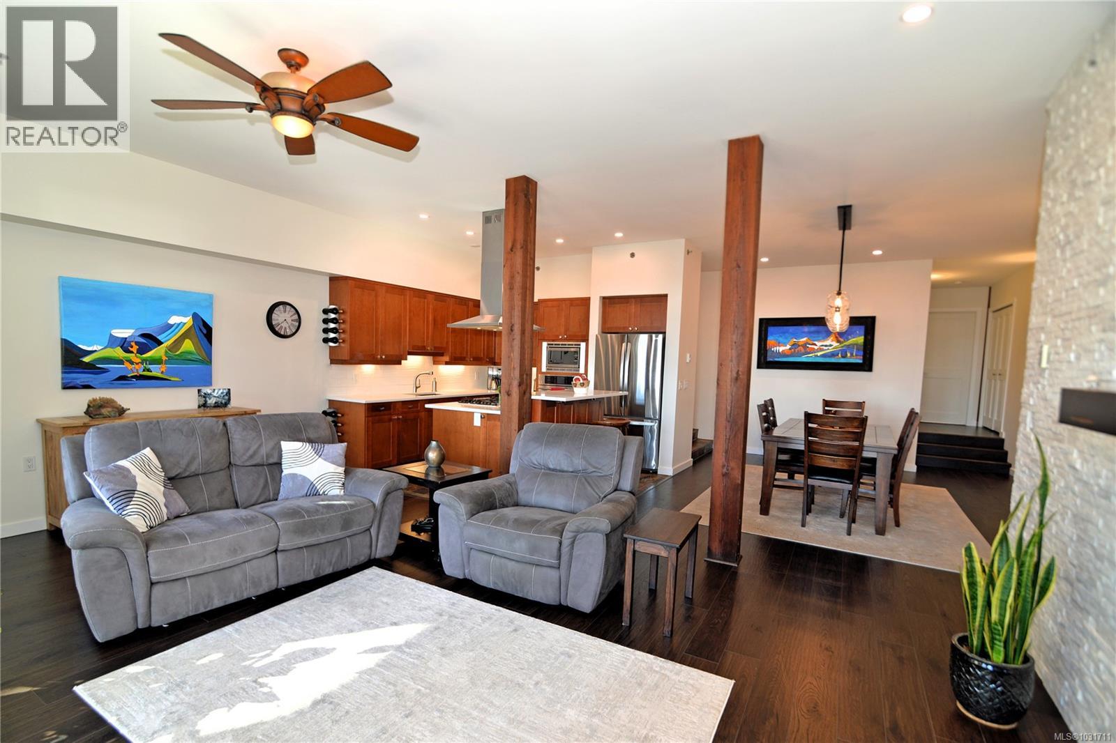 108 554 Marine Dr Property Photo 9
