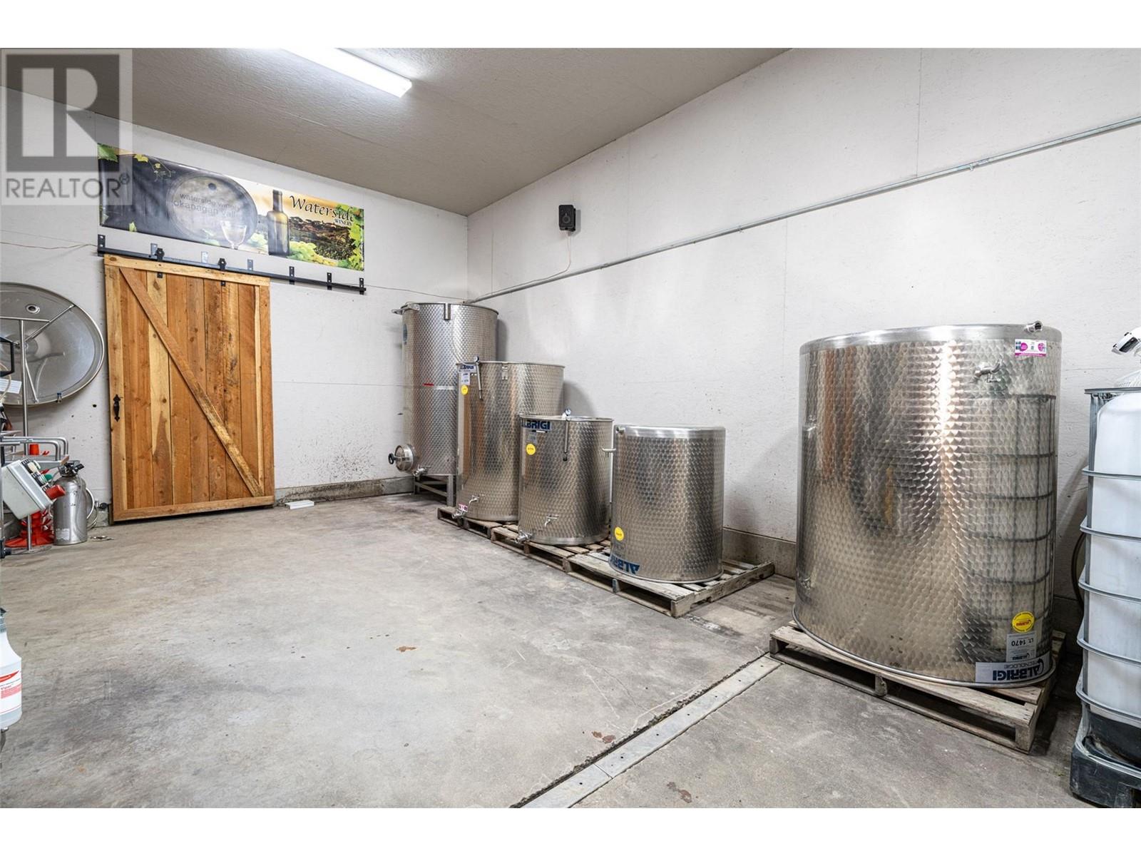 Business Only Property Photo 14