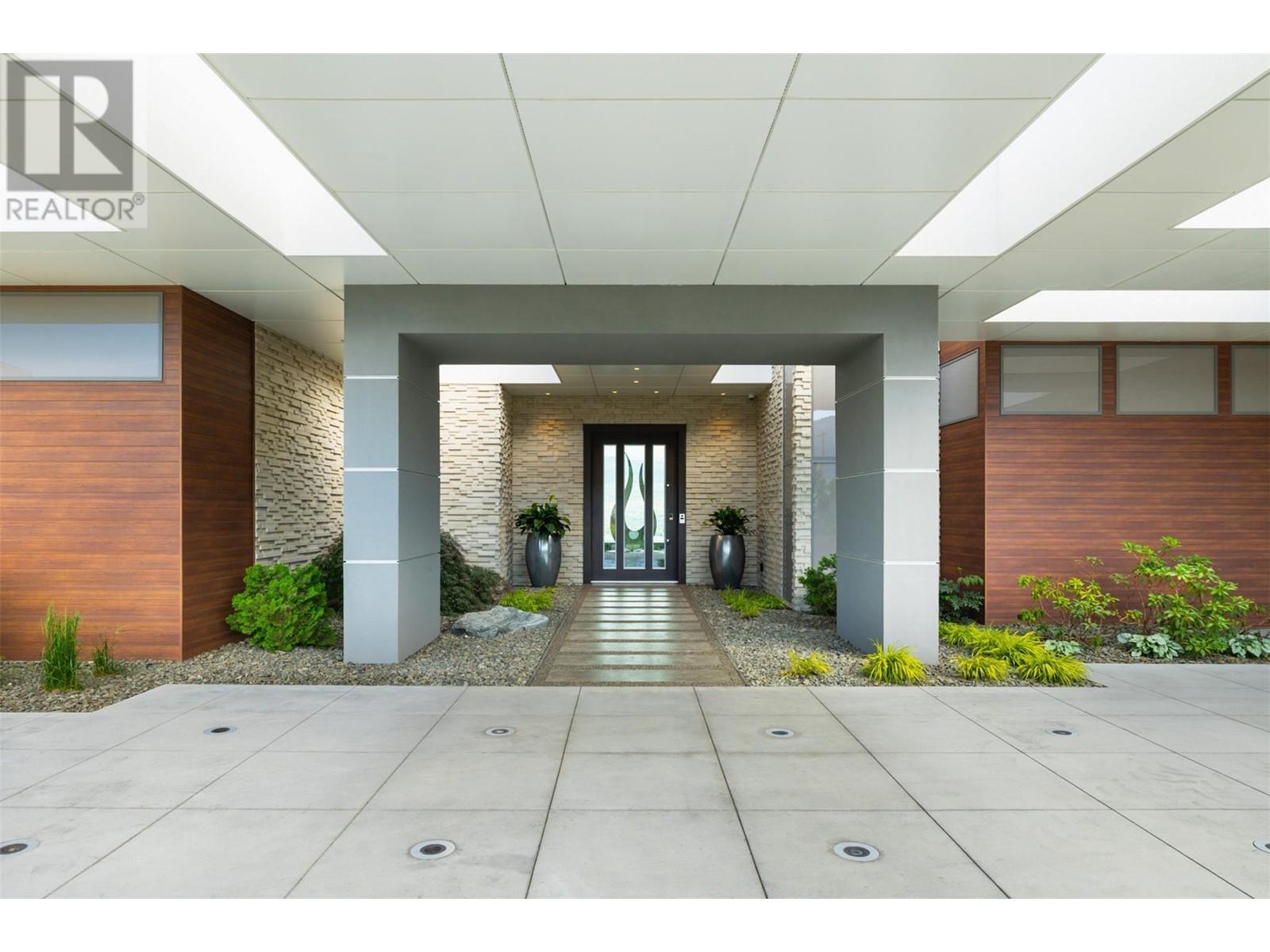 2469 Thacker Drive Property Photo 10
