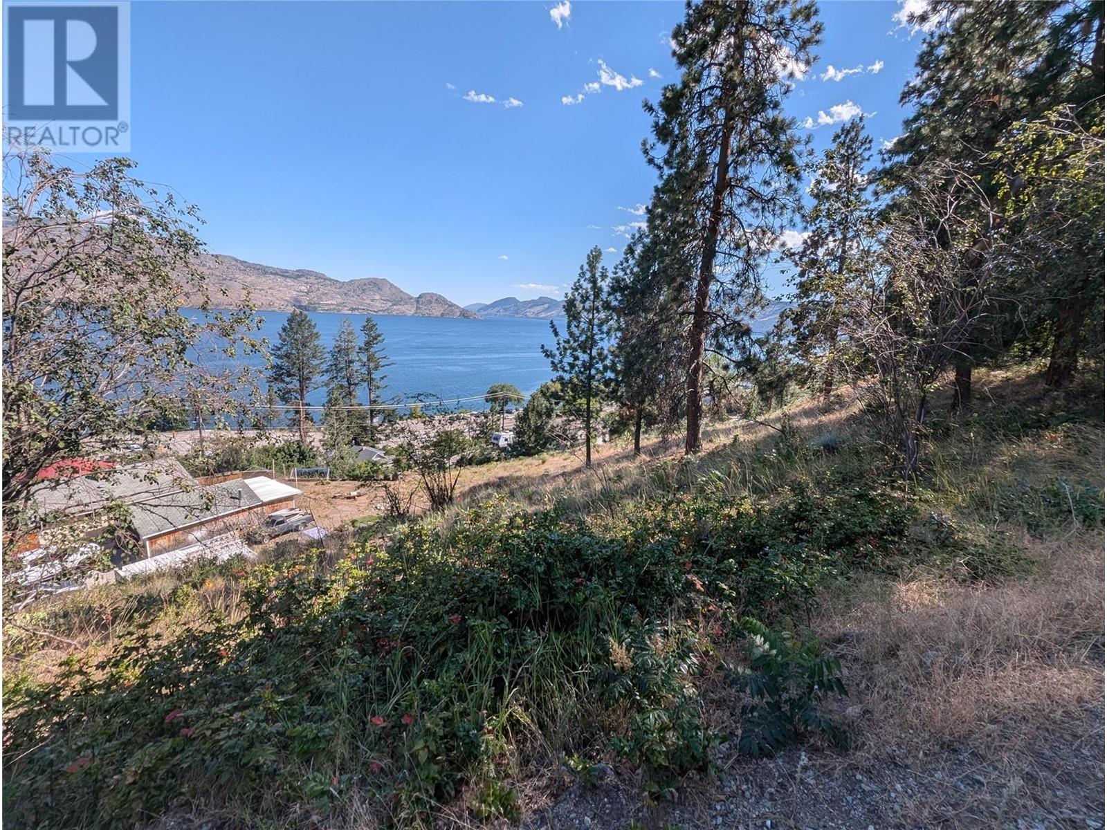5878 Lakeview Avenue Property Photo 2