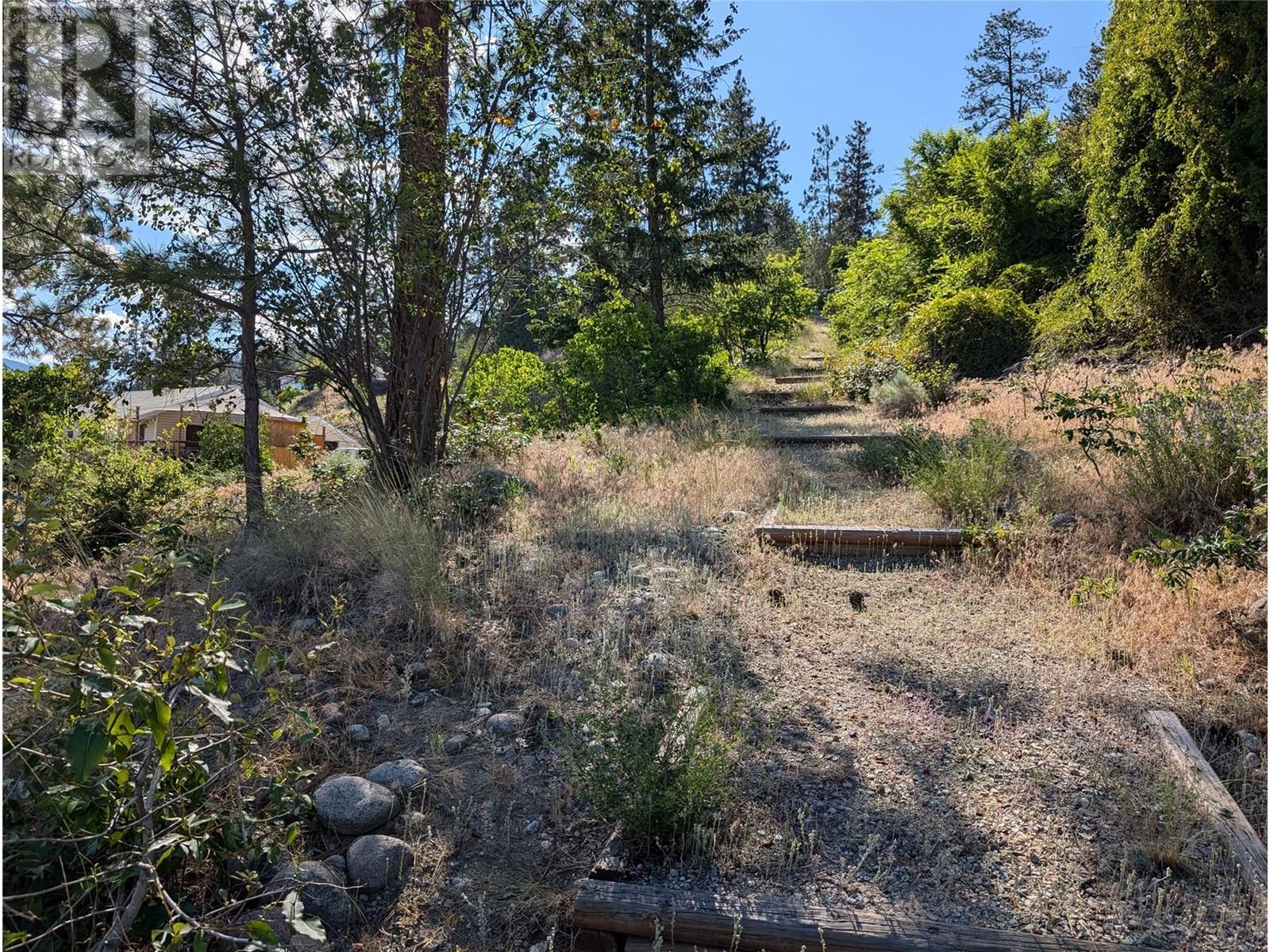 5878 Lakeview Avenue Property Photo 8