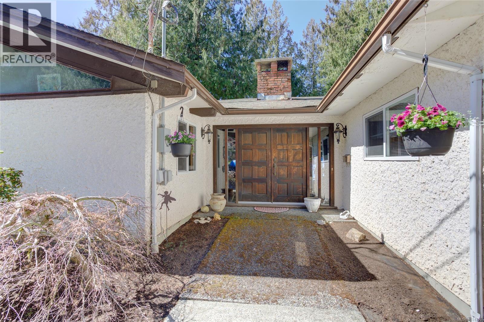 7774 Sunset Dr Property Photo 10
