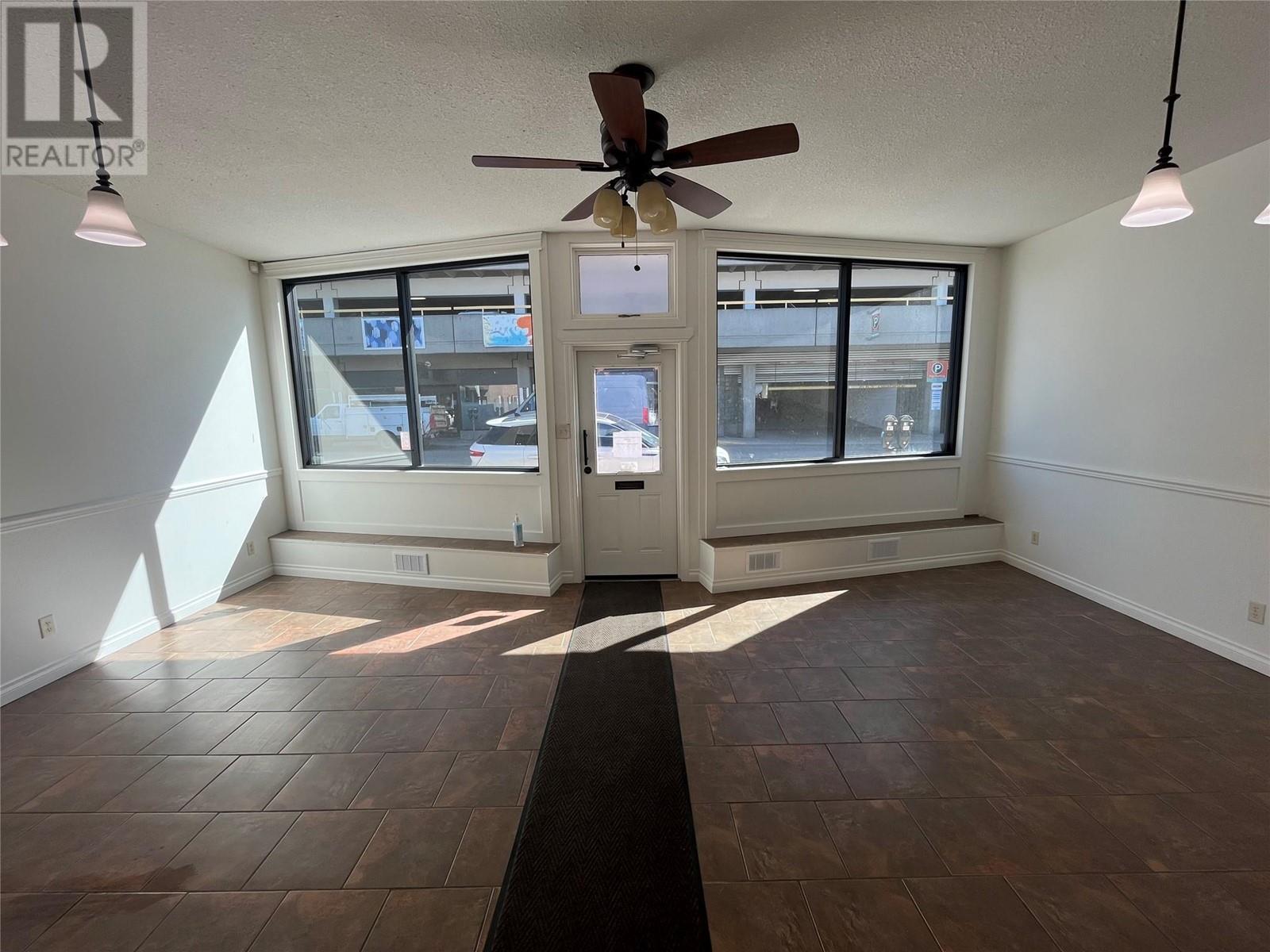 3213 31 Avenue Property Photo 2