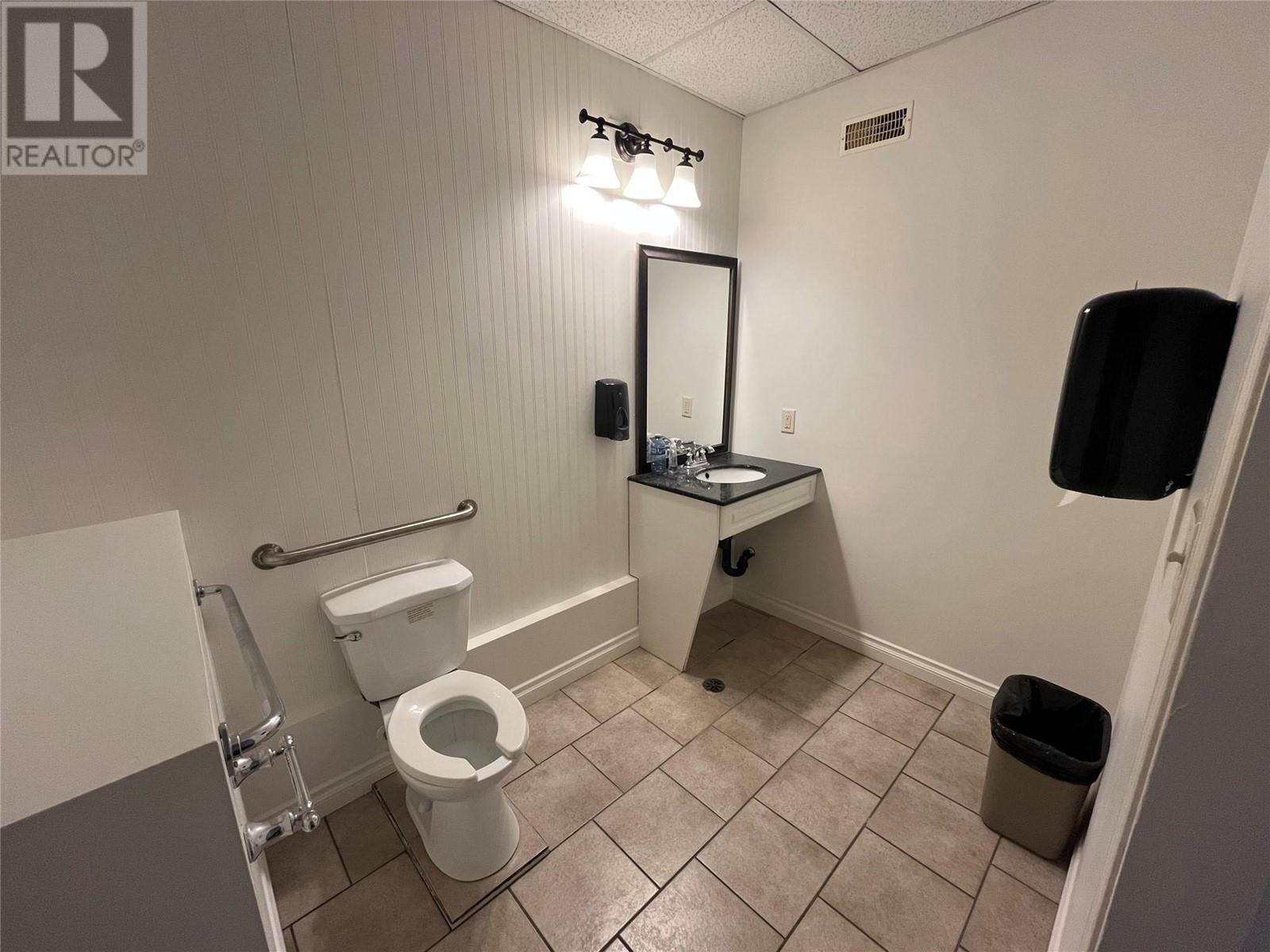 3213 31 Avenue Property Photo 9