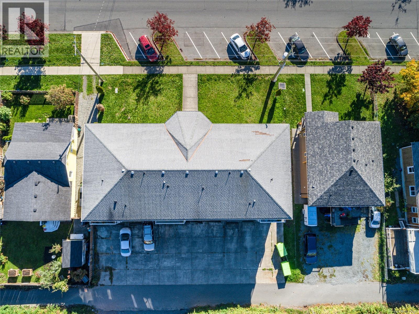 1 1587 Joan Ave Property Photo 4