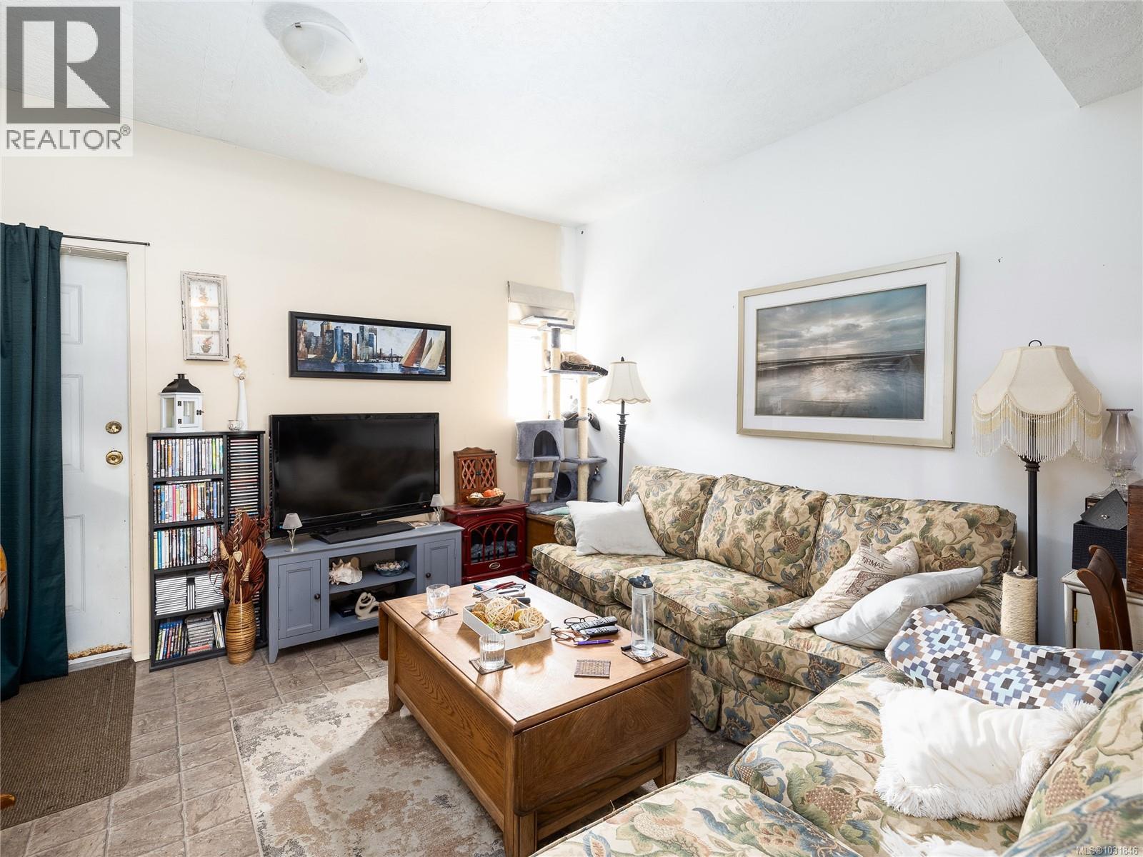 1 1587 Joan Ave Property Photo 6
