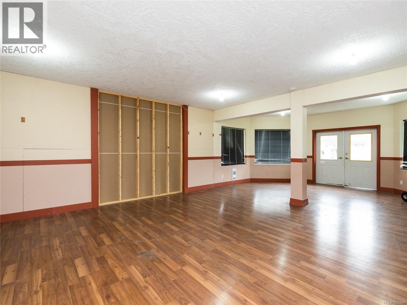 1 1587 Joan Ave Property Photo 10
