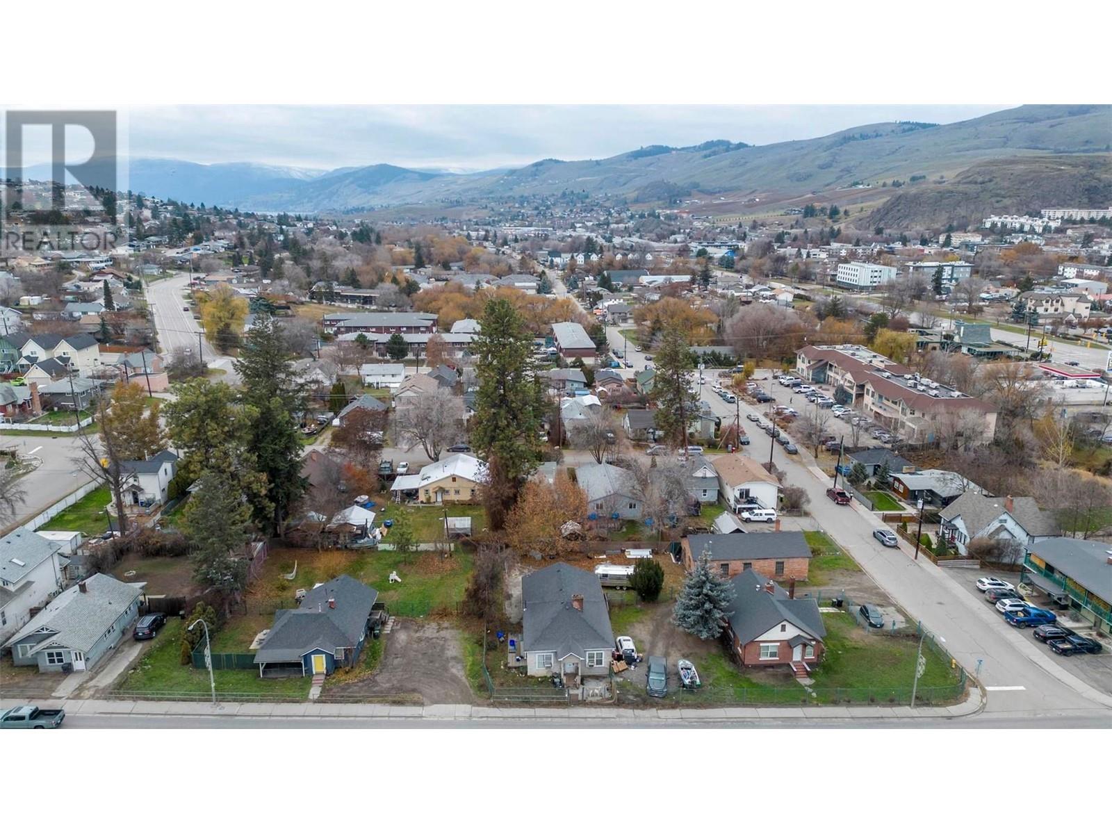 2306 32 Street Property Photo 7