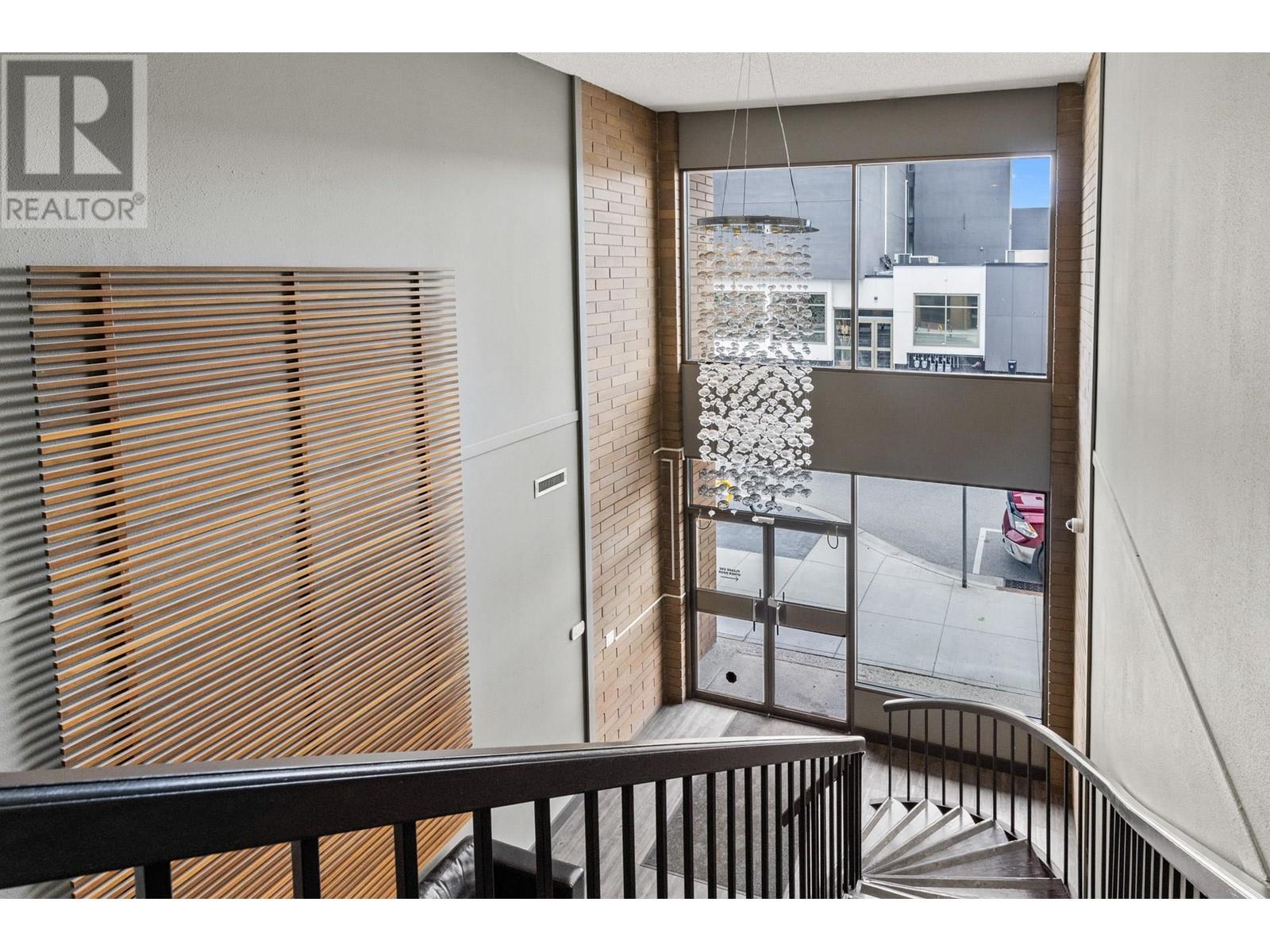215 Lawrence Avenue Unit# 101 Property Photo 4