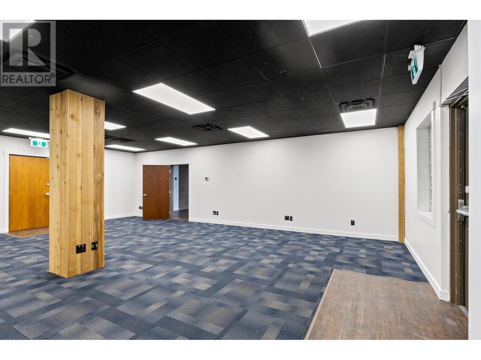 215 Lawrence Avenue Unit# 101 Property Photo 15