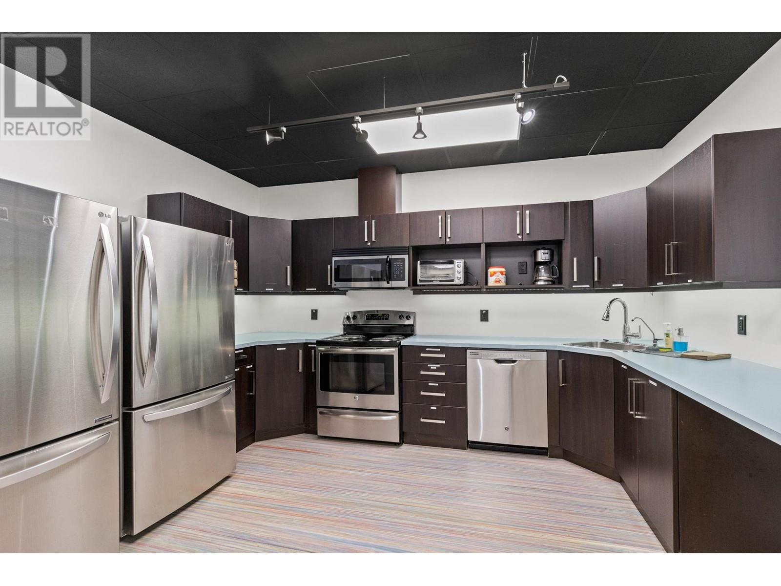 215 Lawrence Avenue Unit# 101 Property Photo 18