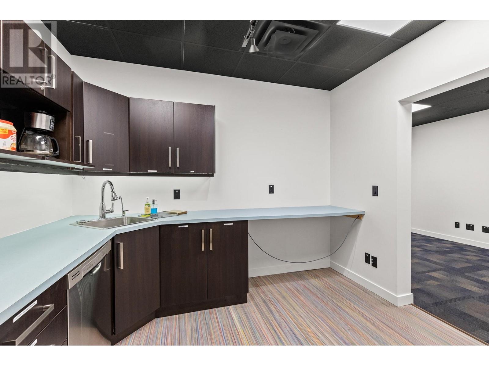 215 Lawrence Avenue Unit# 101 Property Photo 19