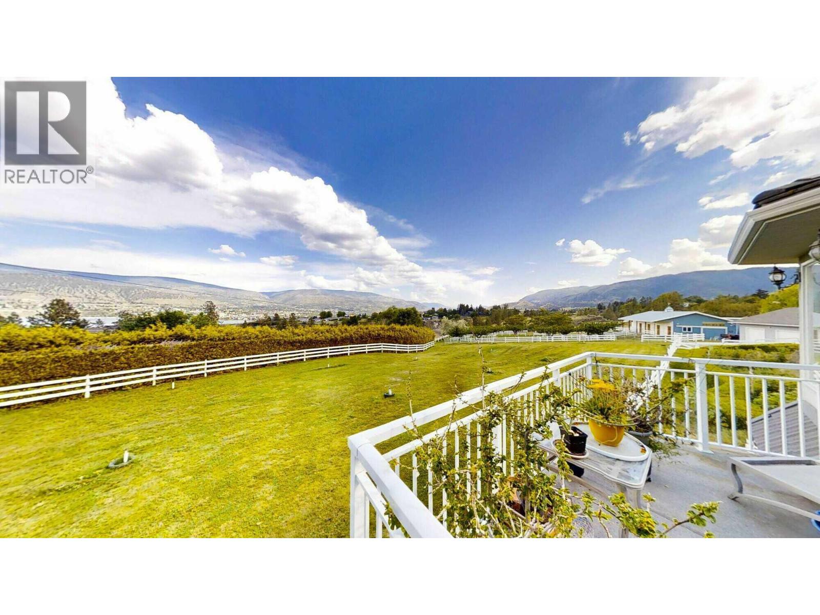 317 Hyslop Drive Property Photo 12