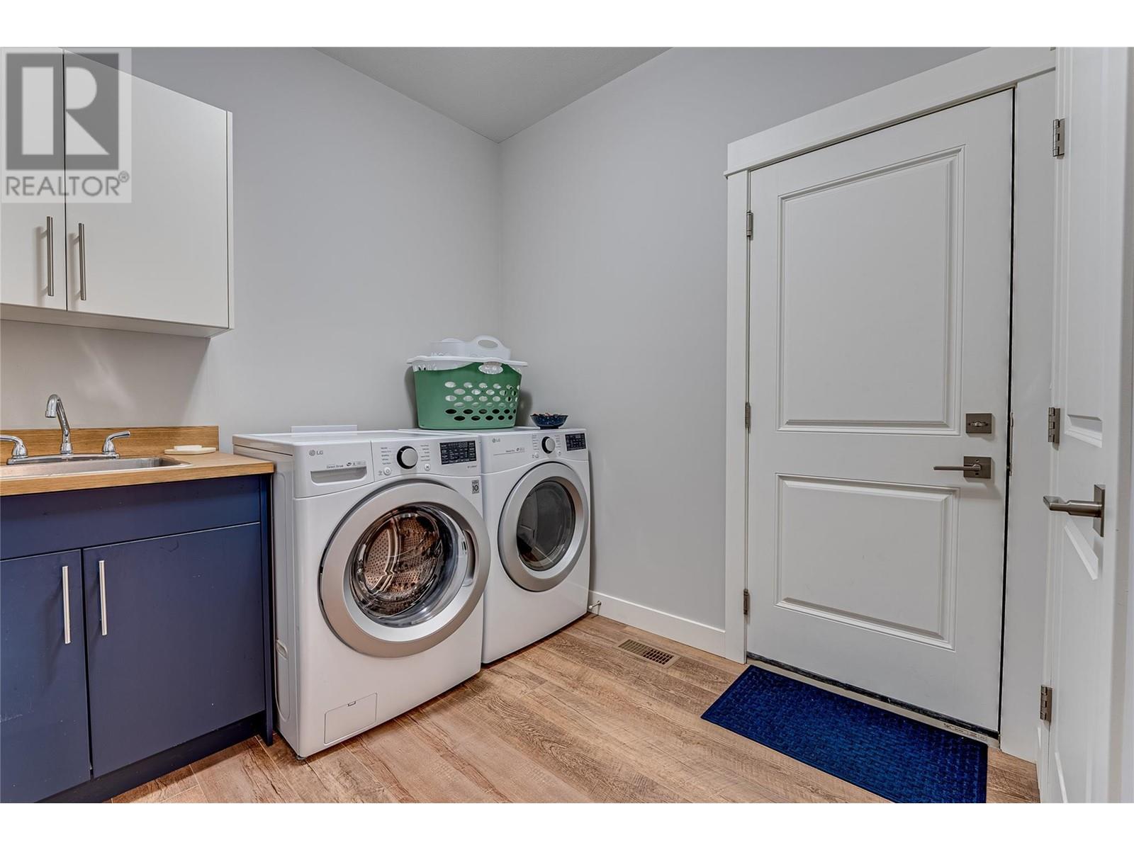 918 9 Avenue Property Photo 25