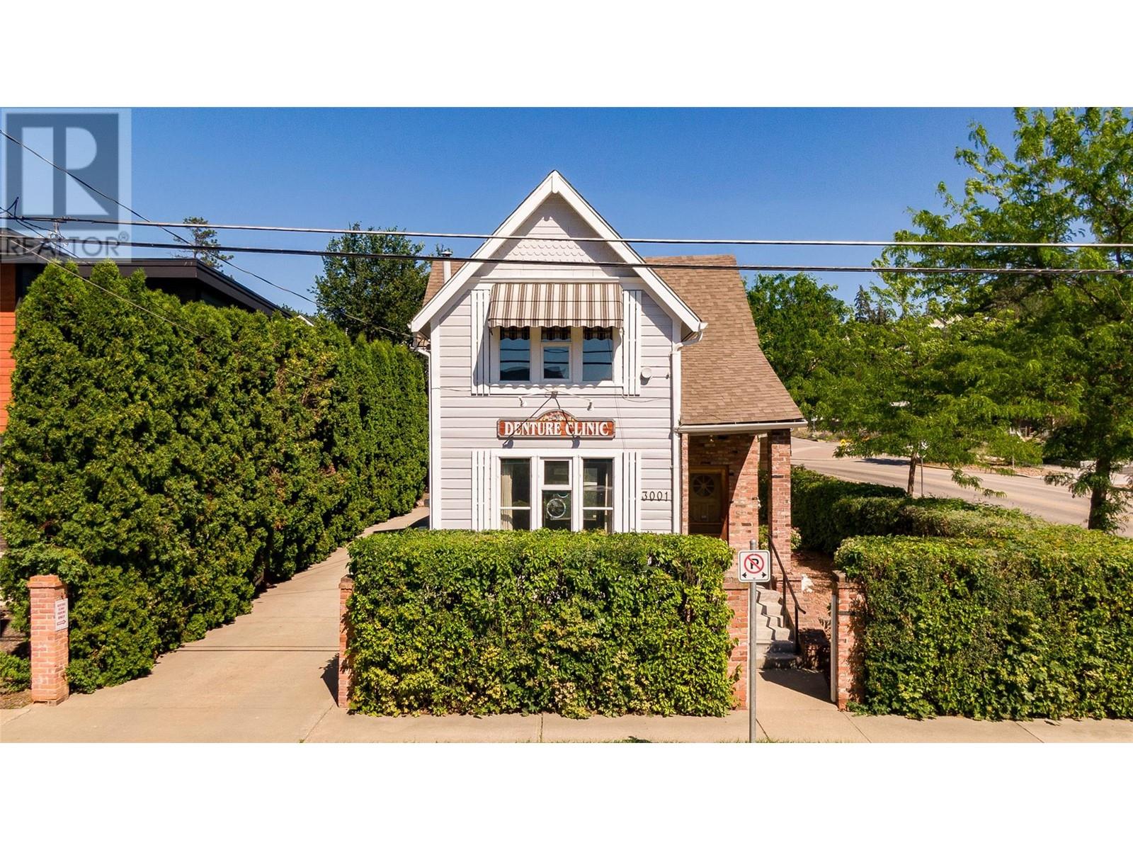 3001 26 Street Property Photo 1