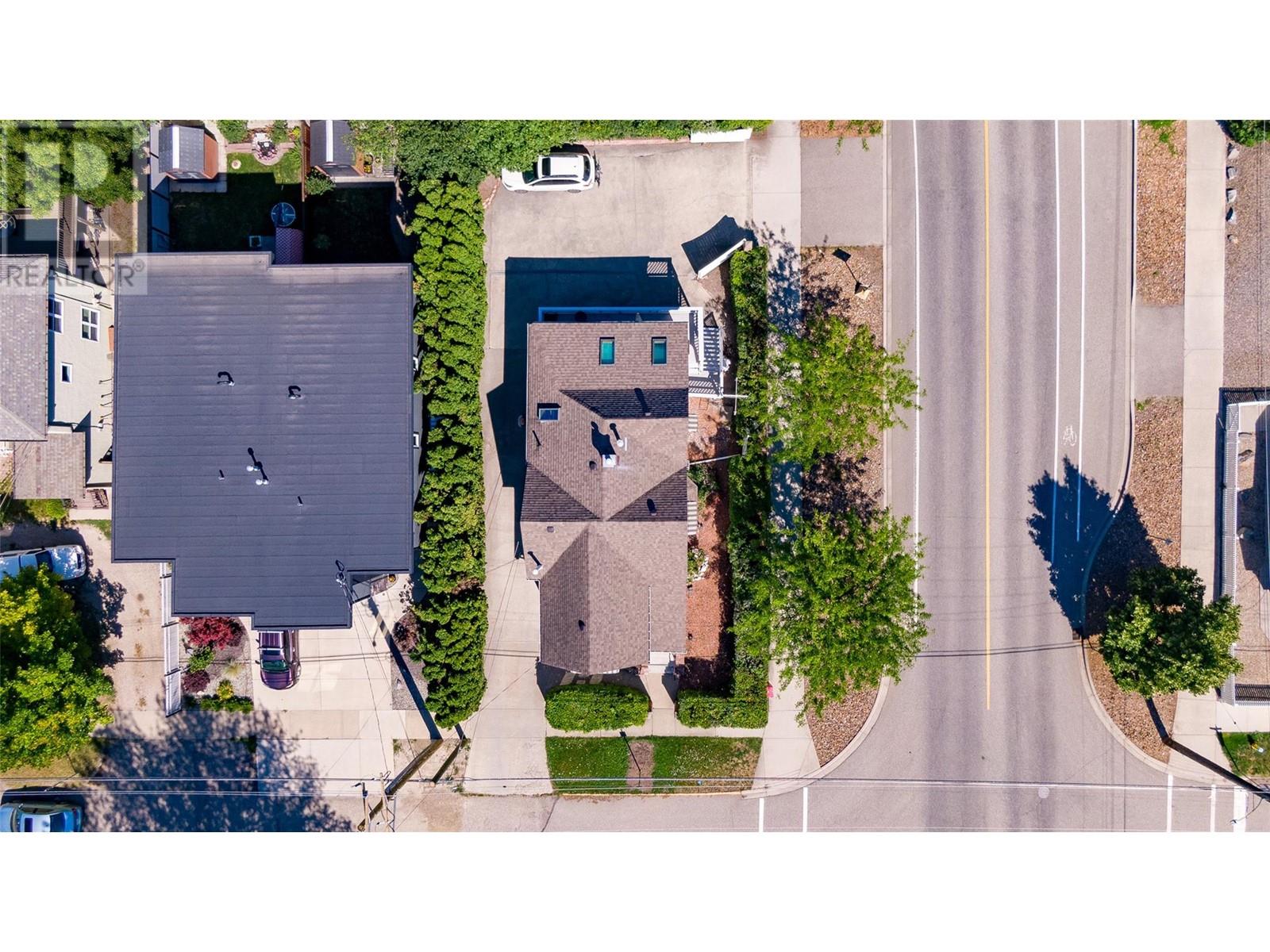 3001 26 Street Property Photo 12
