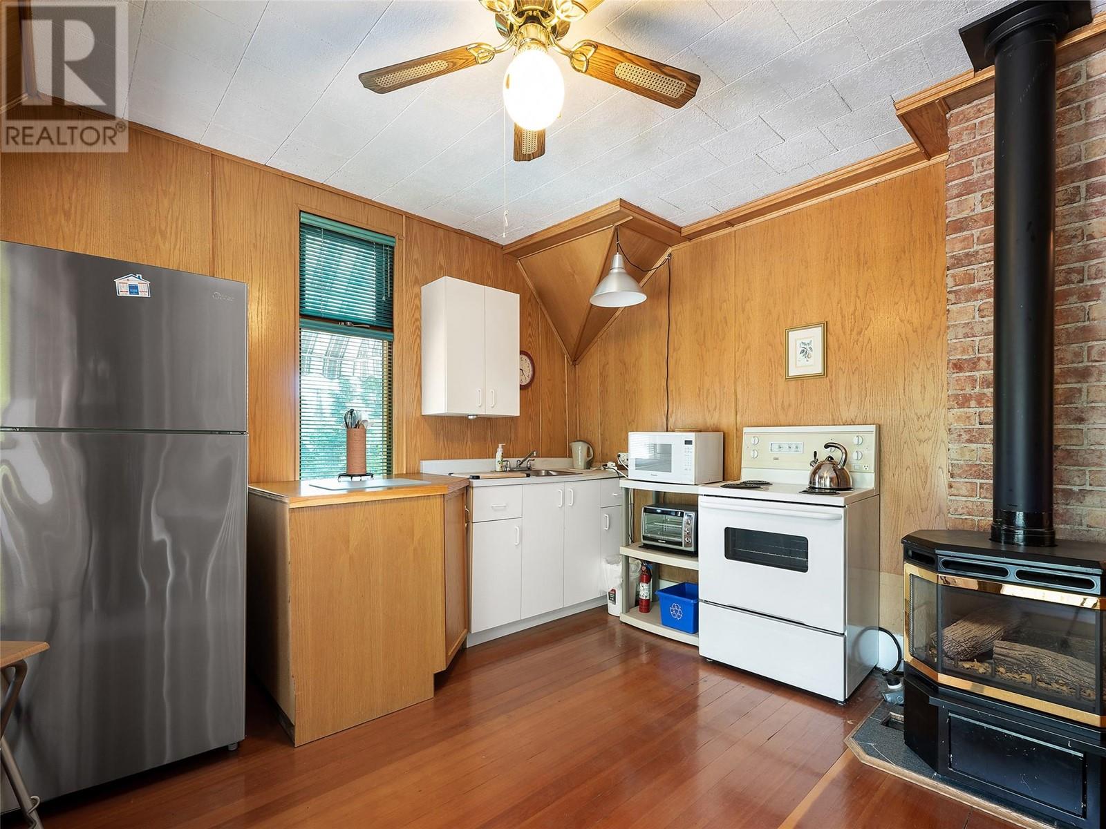 3001 26 Street Property Photo 19