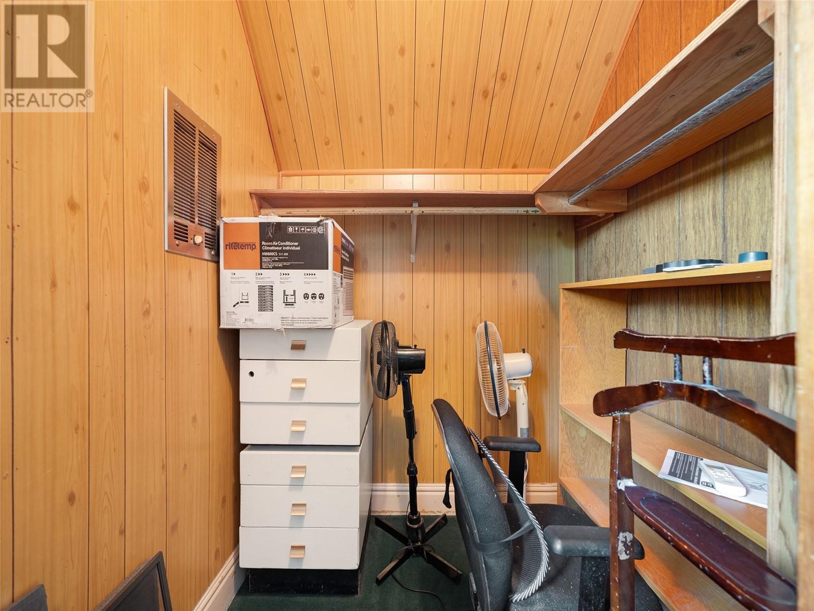 3001 26 Street Property Photo 27