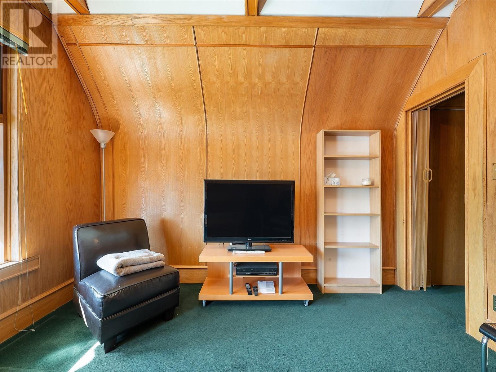 3001 26 Street Property Photo 29