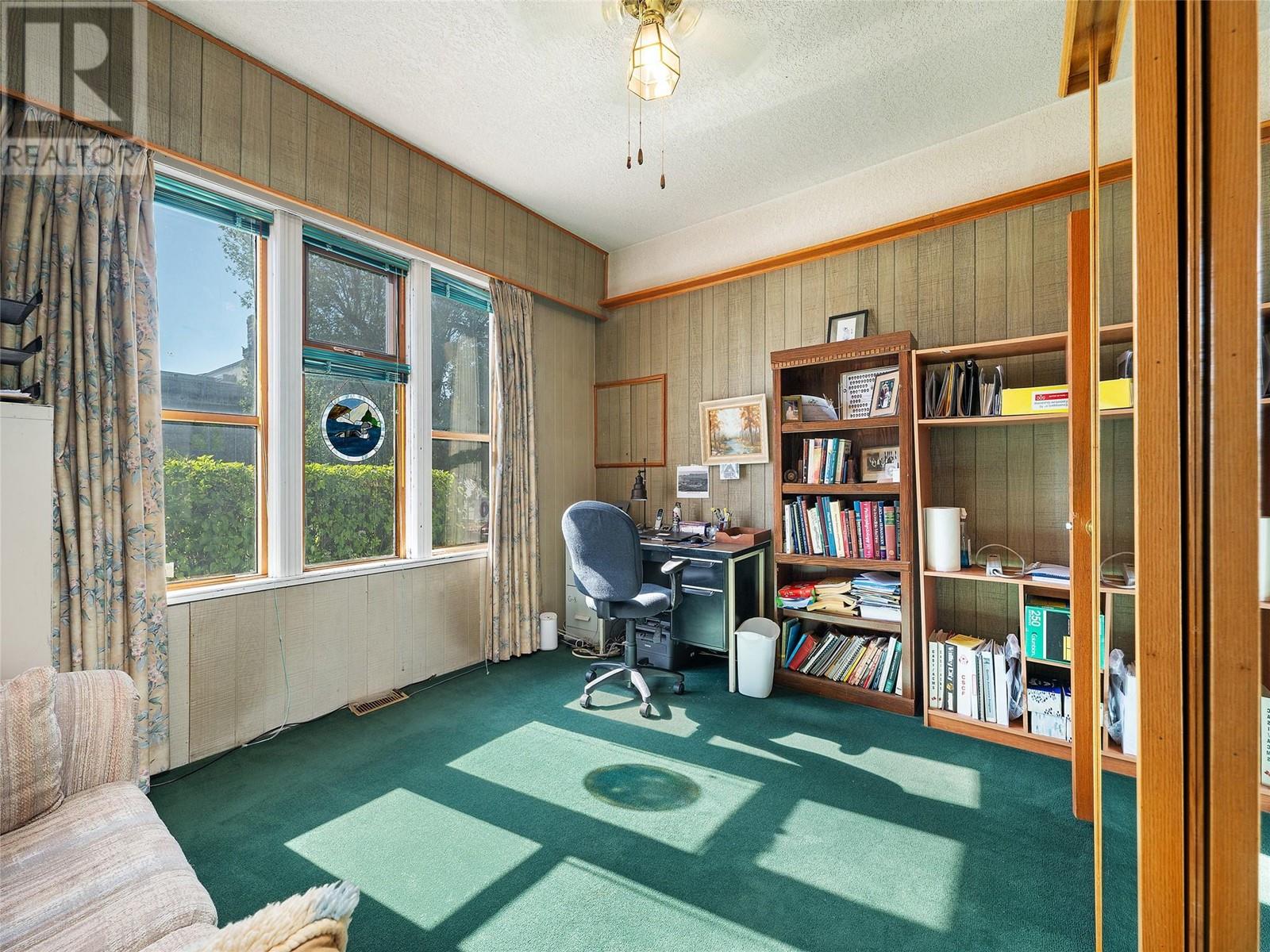 3001 26 Street Property Photo 31