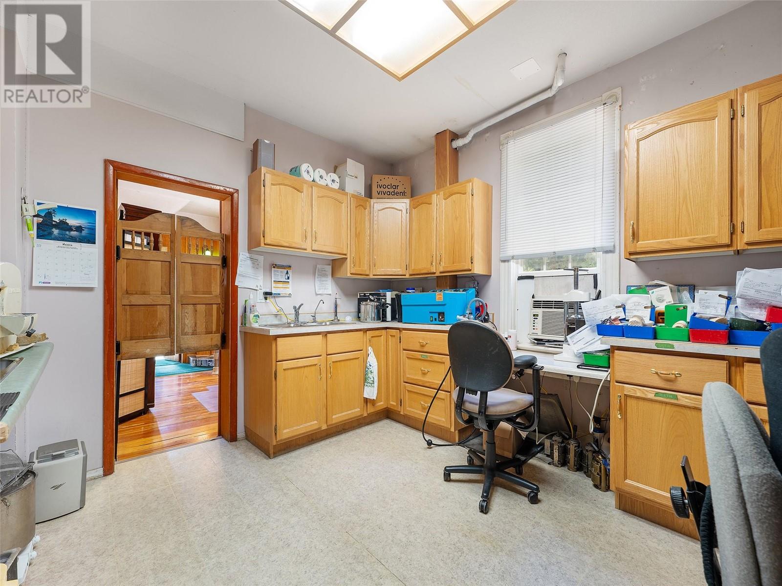 3001 26 Street Property Photo 37