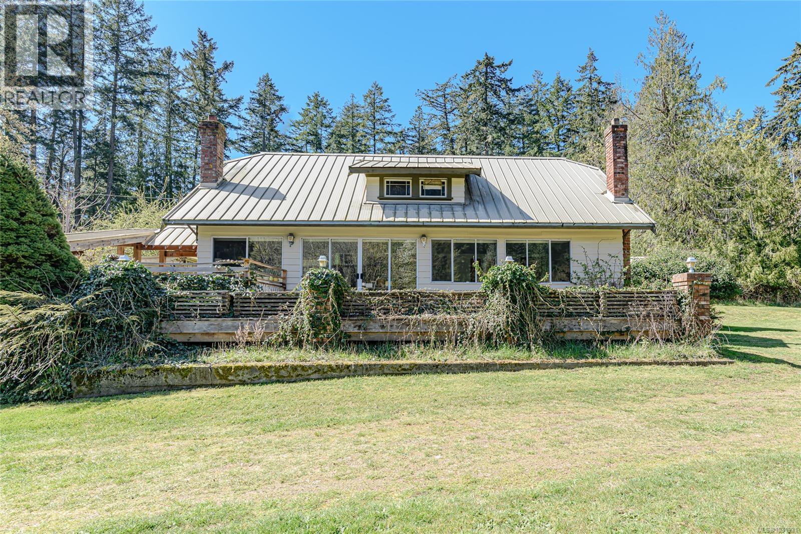 1671 Fulford-ganges Rd Property Photo 7