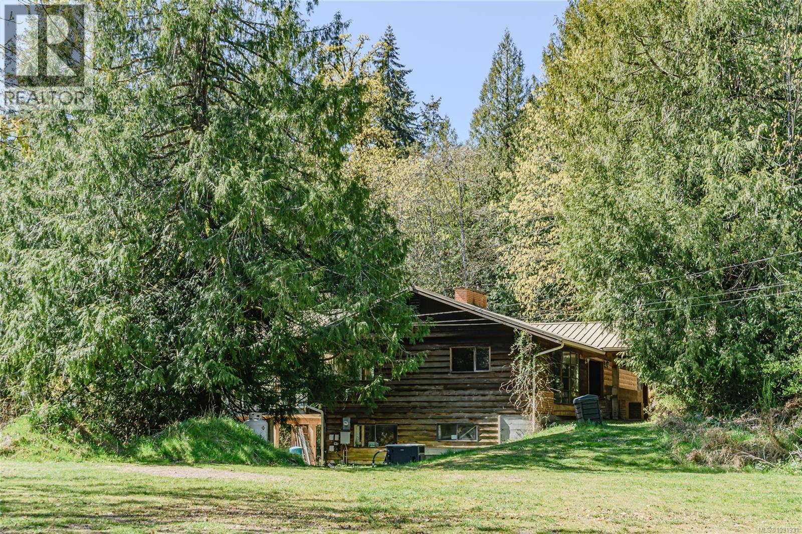 1671 Fulford-ganges Rd Property Photo 13