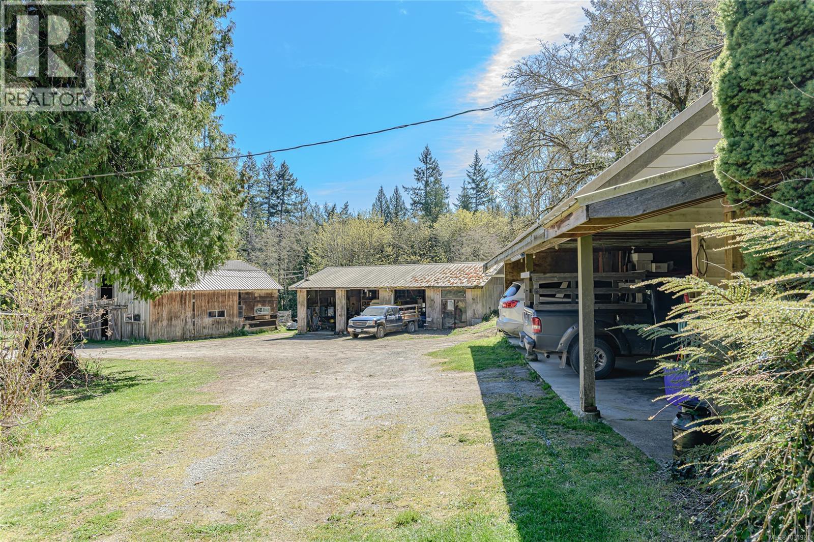 1671 Fulford-ganges Rd Property Photo 15