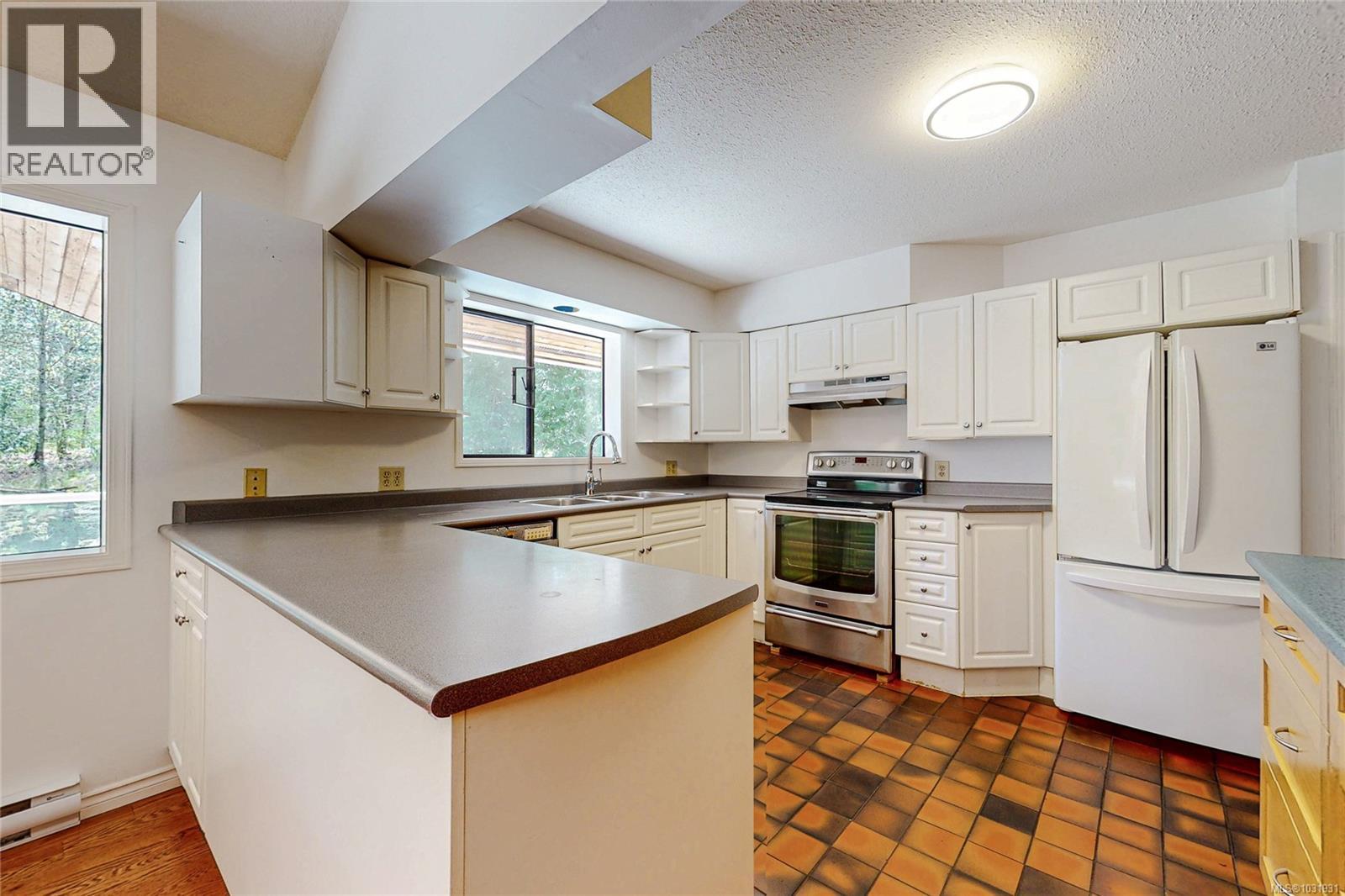 1671 Fulford-ganges Rd Property Photo 20