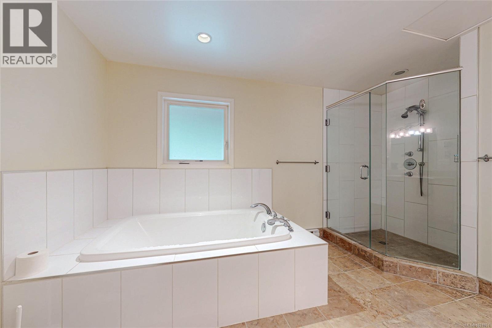 1671 Fulford-ganges Rd Property Photo 31