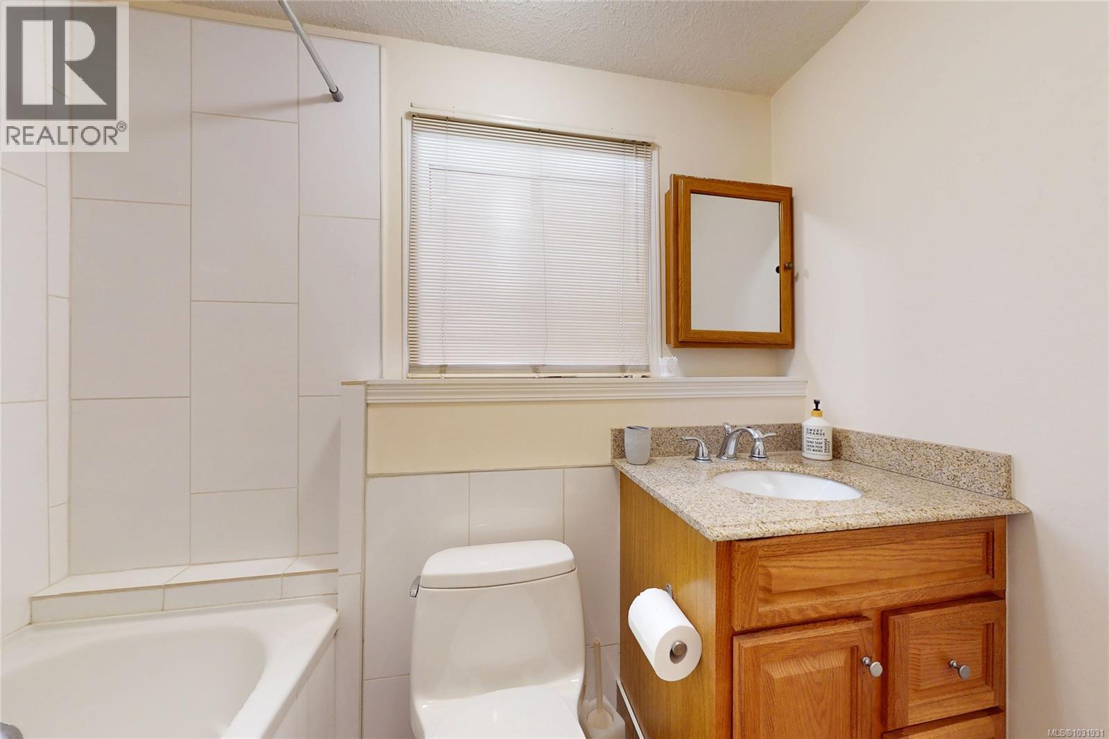1671 Fulford-ganges Rd Property Photo 33