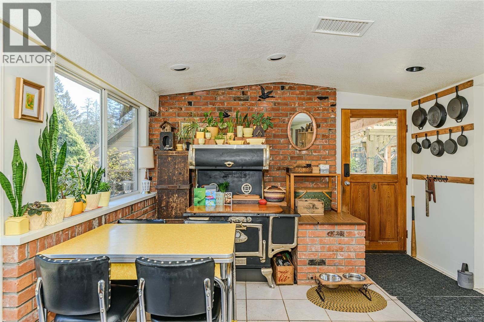 1671 Fulford-ganges Rd Property Photo 39
