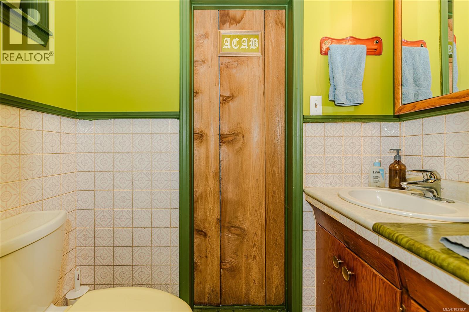 1671 Fulford-ganges Rd Property Photo 48