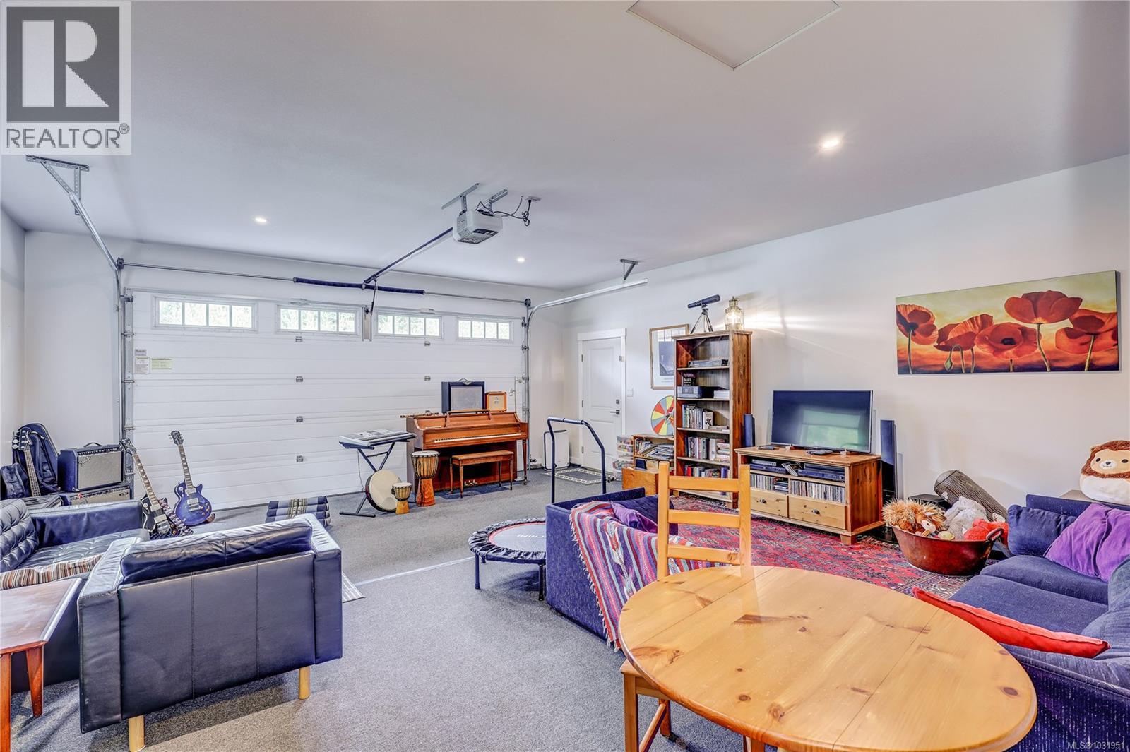 1868 Galvin Pl Property Photo 34