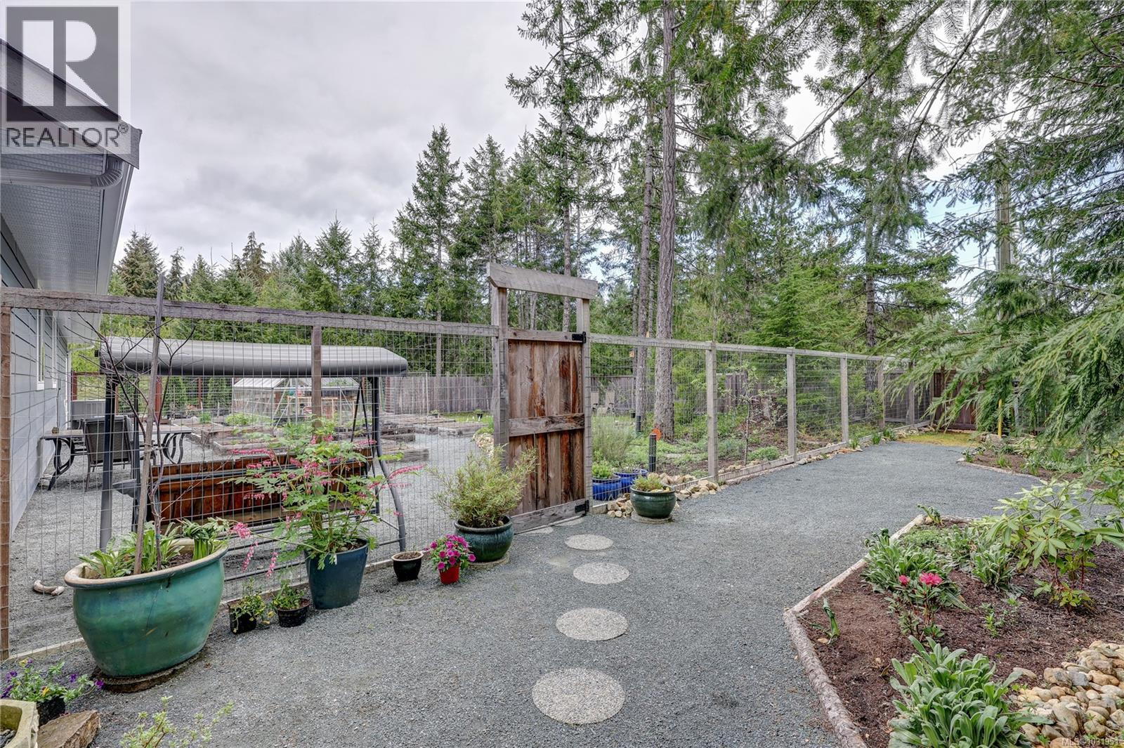 1868 Galvin Pl Property Photo 40