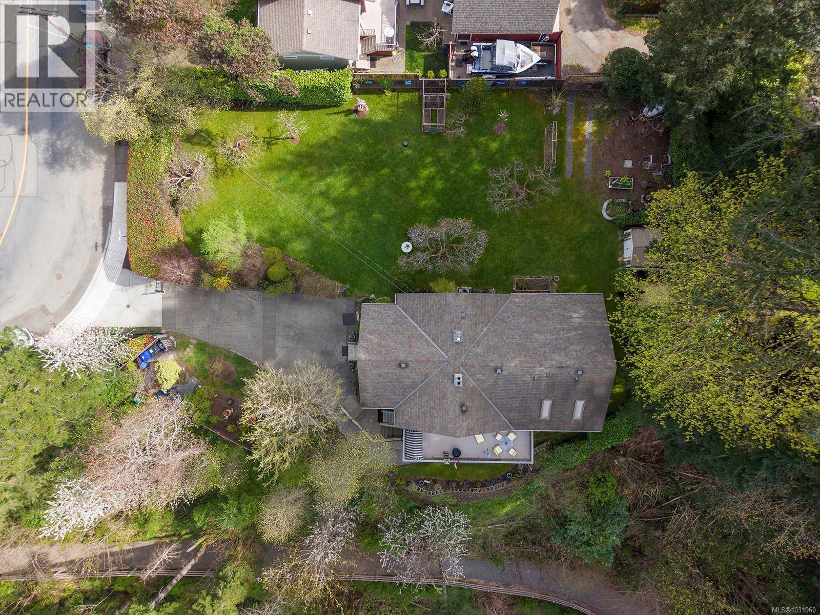 325 Harmston Ave Property Photo 19