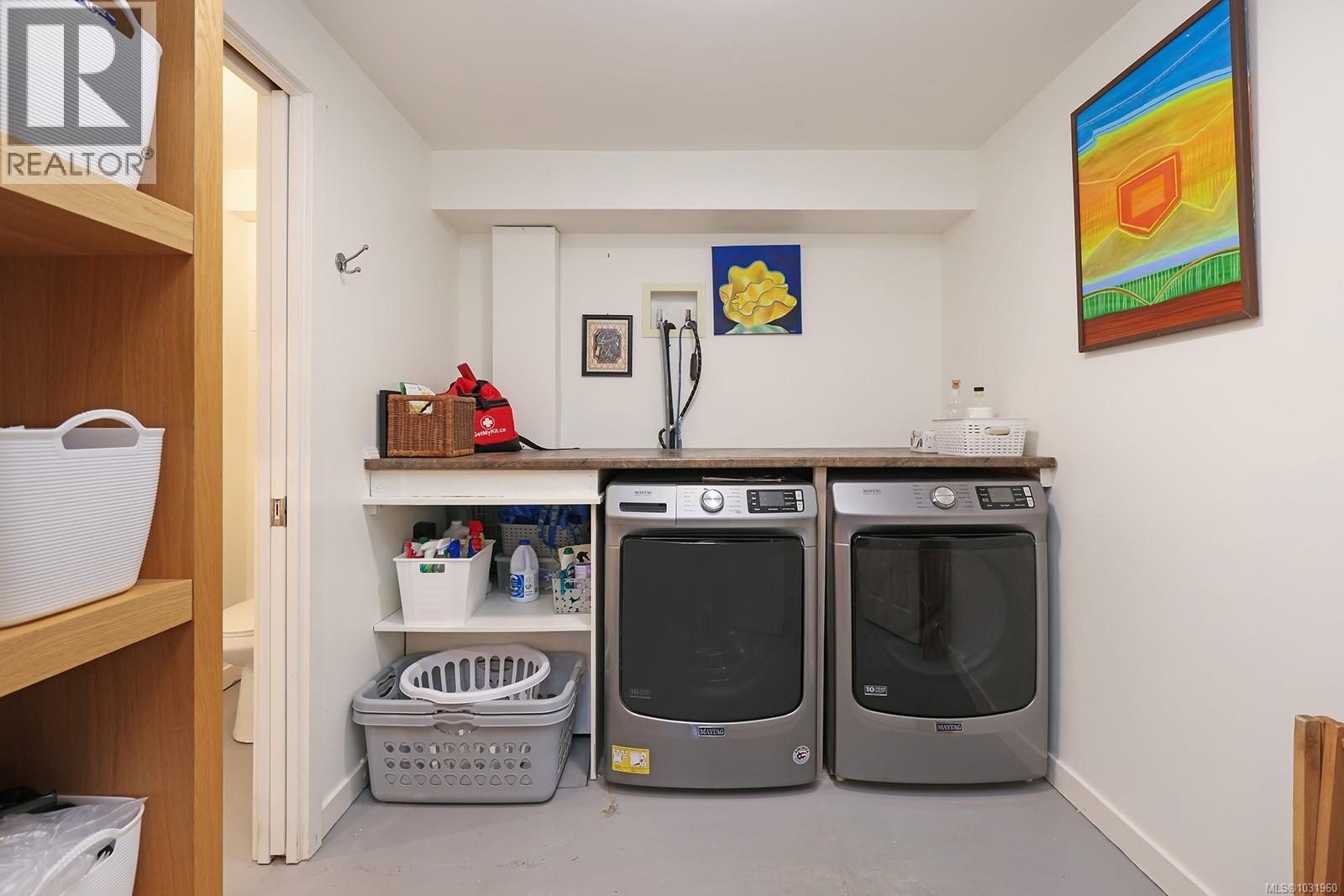 325 Harmston Ave Property Photo 40