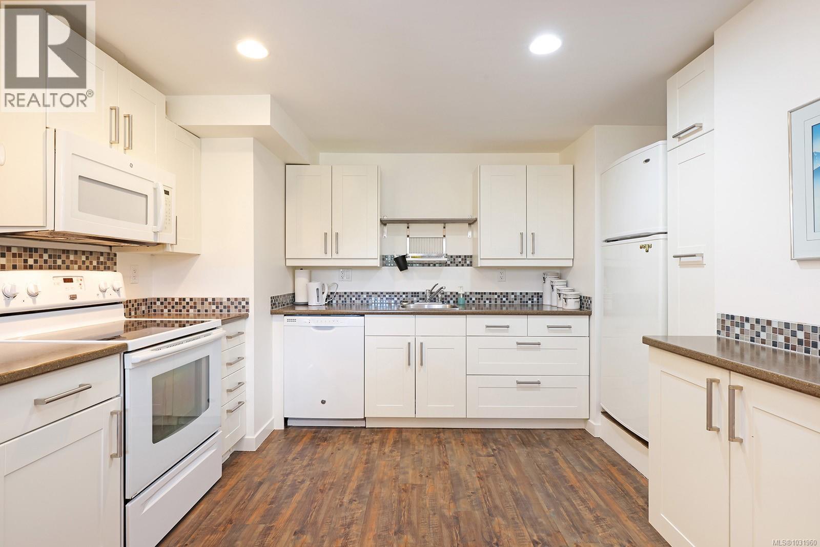 325 Harmston Ave Property Photo 45
