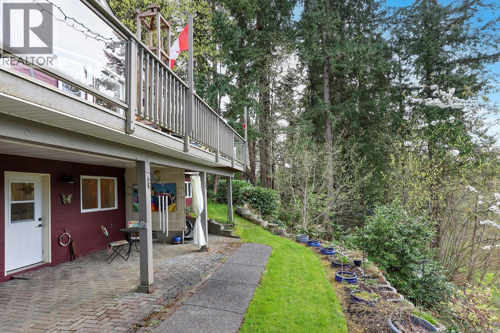 325 Harmston Ave Property Photo 54