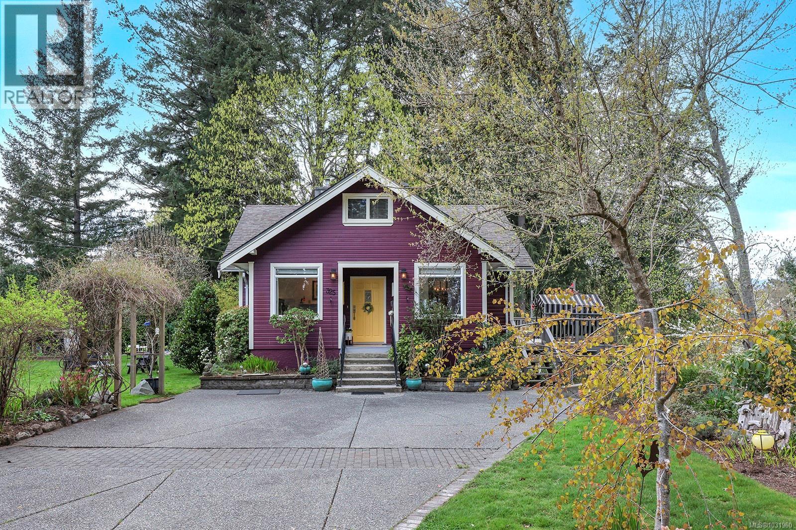 325 Harmston Ave Property Photo 58