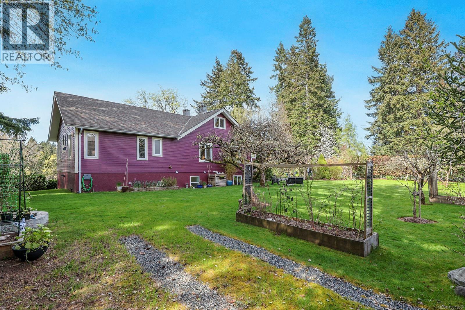 325 Harmston Ave Property Photo 64