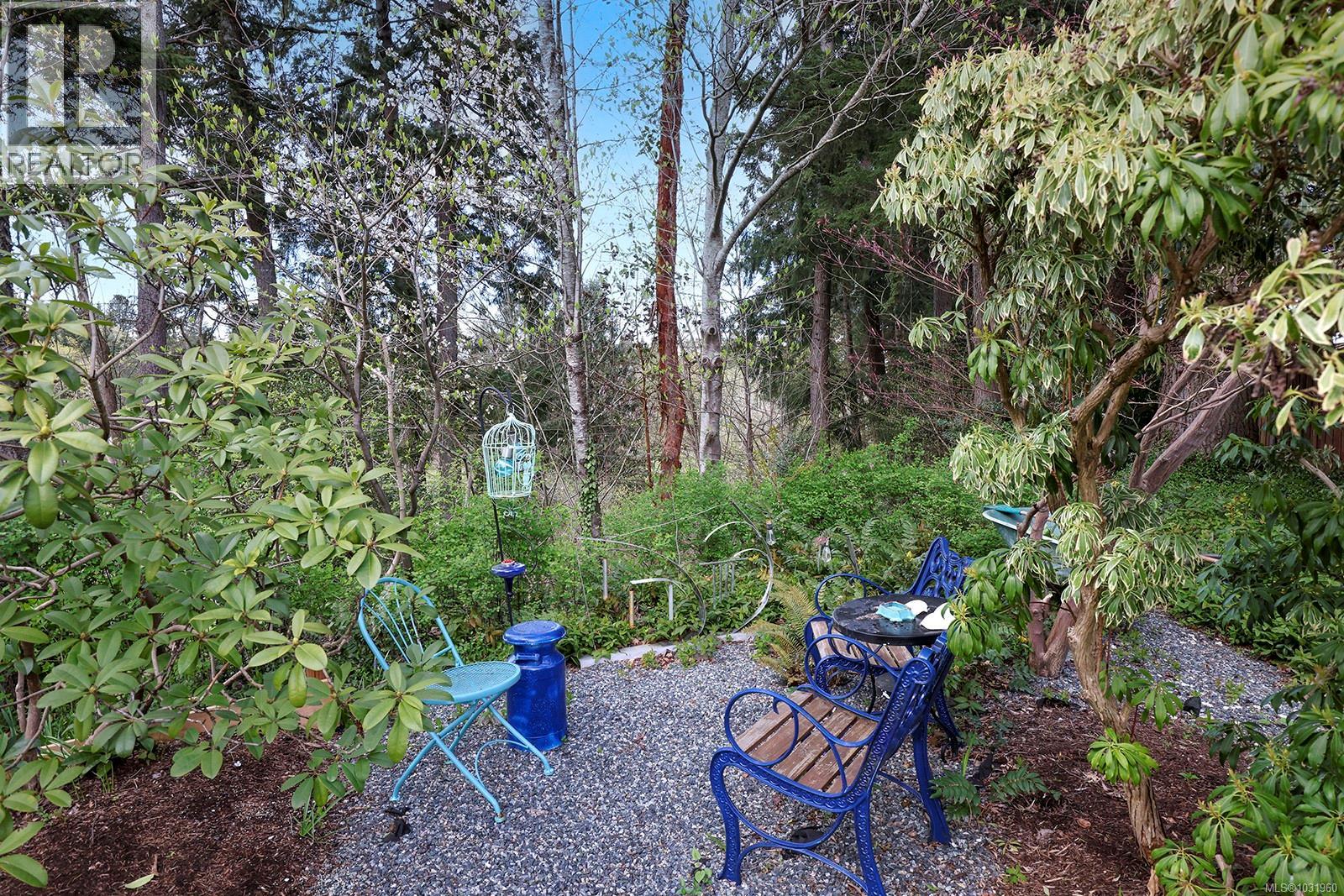 325 Harmston Ave Property Photo 68