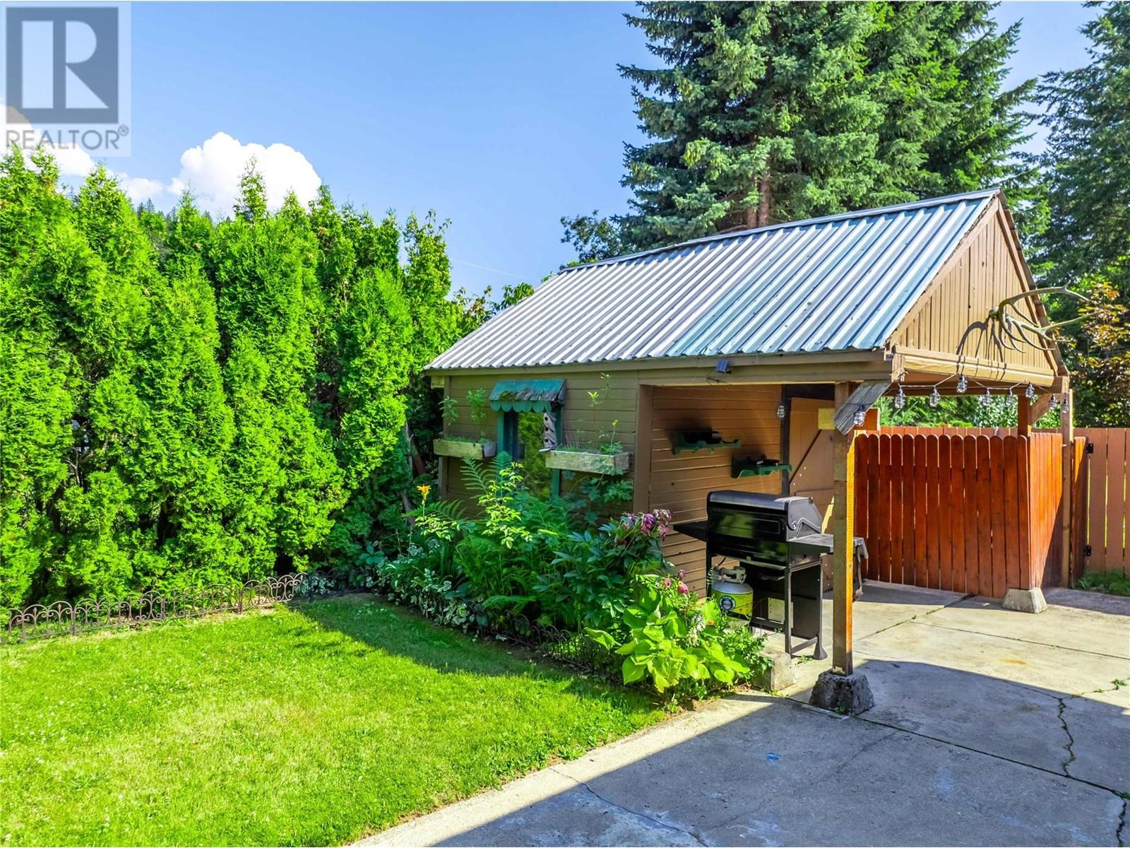 358 Pearkes Drive Property Photo 3