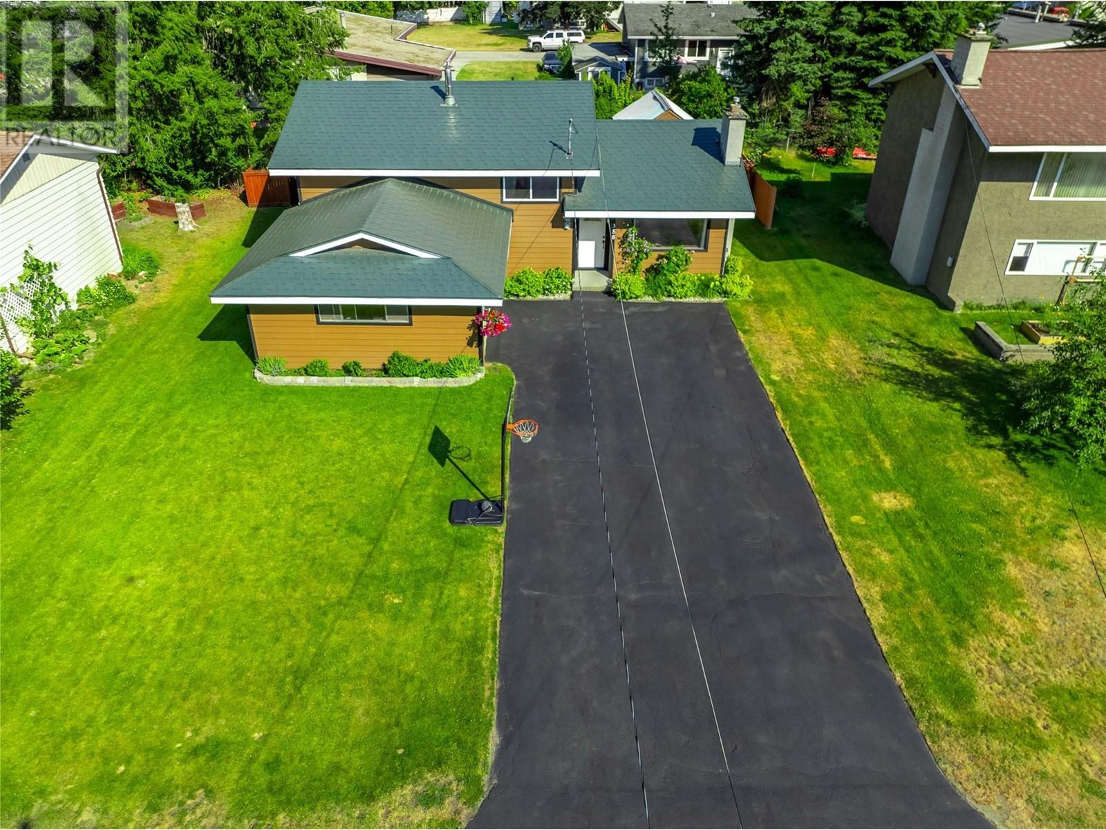 358 Pearkes Drive Property Photo 5
