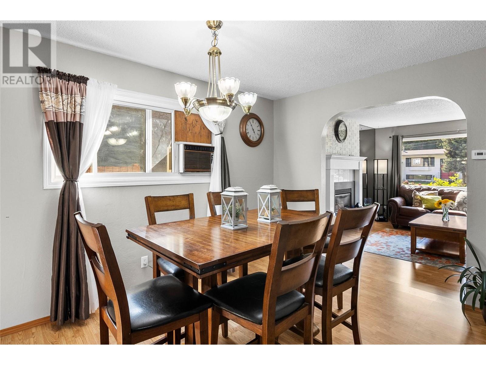 358 Pearkes Drive Property Photo 15